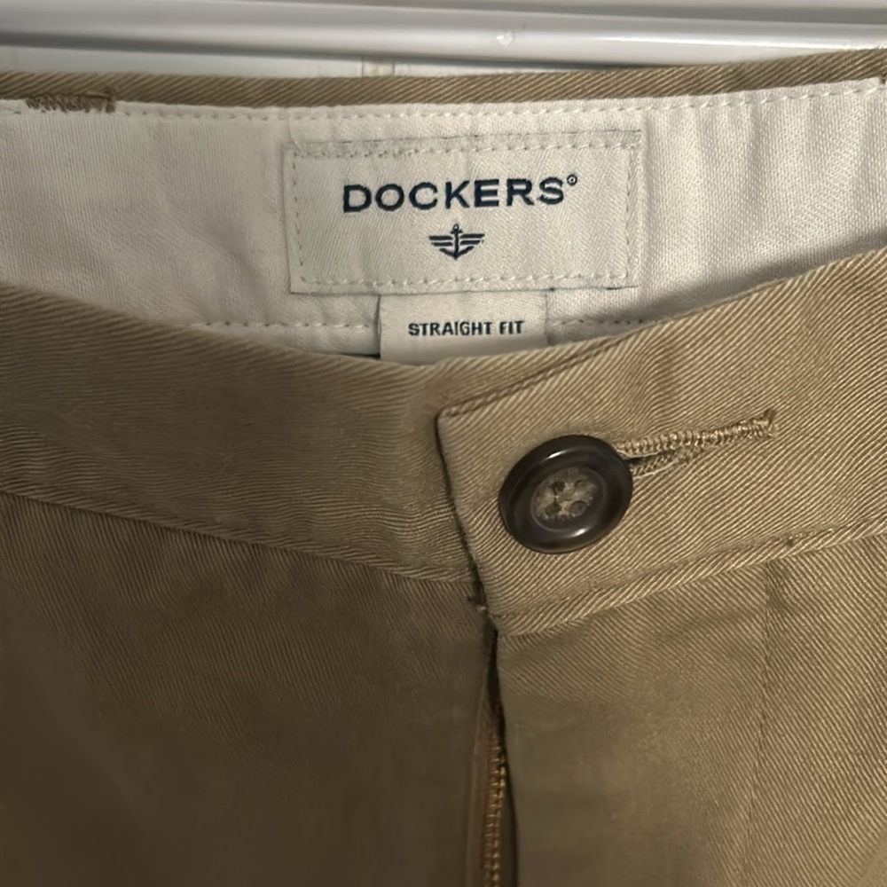 Dockers Straight Fit W32-L34 Tan - Picture 2 of 6